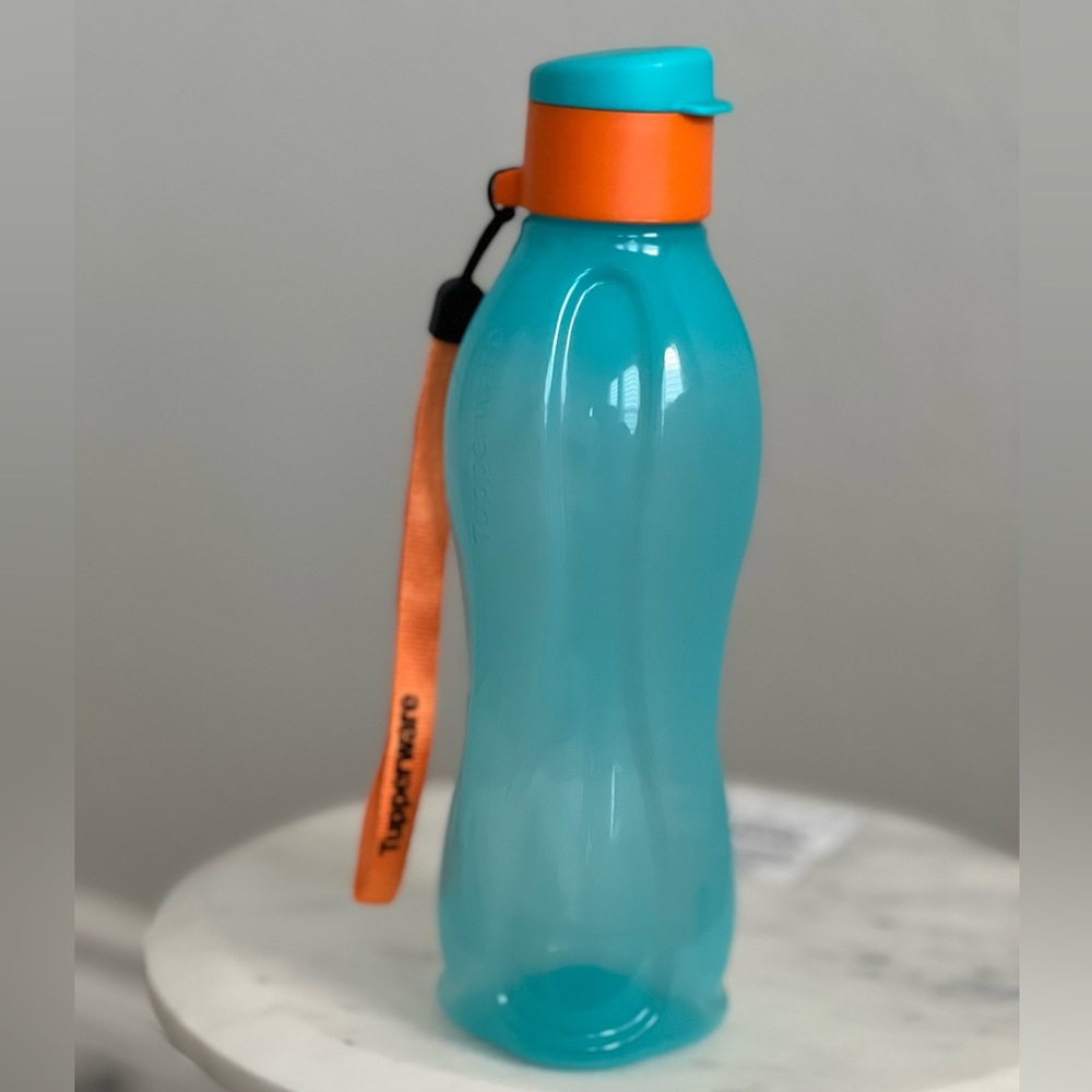 Tupperware water bottle